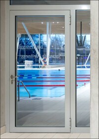 Schörghuber erweitert Programm für Feucht- und Nassraumtüren im preisattraktiven Bereich