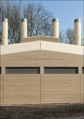 Kesselhaus ganz in technisch modifiziertes Holz (Accoya) gekleidet