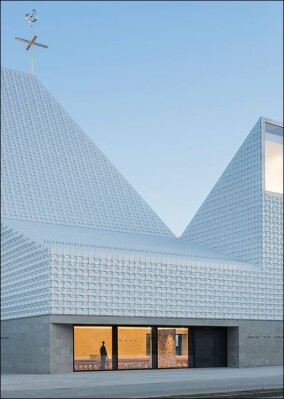 Große Nike: BDA-Architekturpreis 2019 für Kirchenzentrum in Poing bei München