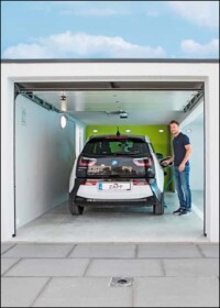 „E-Garage“ mit eigener „ZAPF-Säule“ für 3,7 kW und 11 kW Ladeleistung