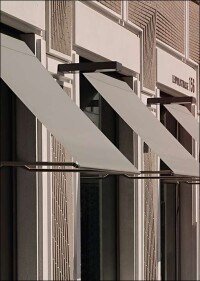 Warema erweitert die Führungsvarianten bei Vorbau-Markisen