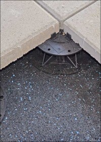 3in1: Trittschallminderung, Schutz der Abdichtung und Drainage mit recyceltem Gummigranulat