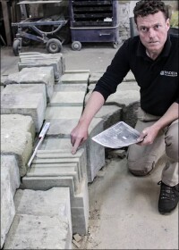 Restauration eines alten Kirchenportals aus Grünsandstein mit Hilfe von Stahlbeton-Fertigteilen