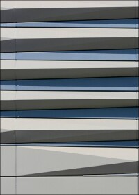 Praxis für Strahlentherapie attraktiv in Titanzink von VMZINC verpackt