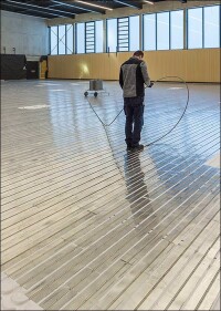 Fußbodenheizungen in Sporthallen am Beispiel der Zweifeldsporthalle Spitzgrund in Coswig