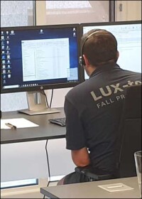 Planung von Absturzsicherungen für Arbeitsplätze und Verkehrswege auf Dächern