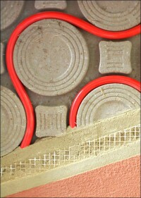 Ganz still: Wassergeführte Lehm-Kühldecke ohne Taupunktprobleme