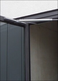 Türöffnungsbegrenzer von Dictator jetzt mit lackiertem Zylinder und kürzeren Lieferzeiten