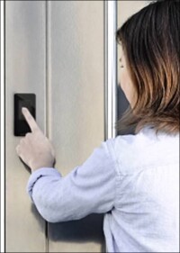 Keypad und Fingerscanner für Haustüren neu von Siegenia mit integrierter Zutrittssteuerung