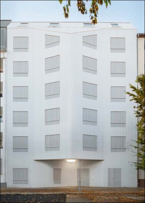 100 m²-Baulückenschluss mit einem 11-Parteien-Wohnhaus in Holz-Hybrid-Bauweise