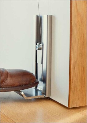 „NoHander“: DIY-nachrüstbarer Fußtüröffner für Innentüren - nicht nur wegen der Hygiene