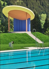 Schwimmbad Adelboden: Repräsentant eines neuen Zeitgeistes in frischen alten Silikatfarben
