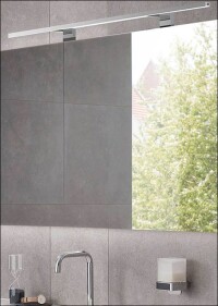 mee: 12 neue budgetfreundliche Lichtspiegel von Emco Bad mit LED-Aufsatzleuchte