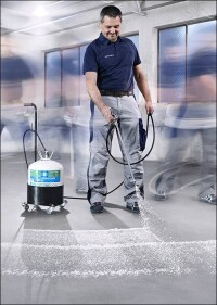 Erste Dispersions-Haftfixierung von Uzin zum Sprühen