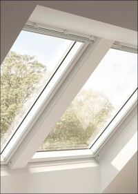 Velux entfernt bei seiner „Lichtlösung Duo“ den störenden Hilfssparren