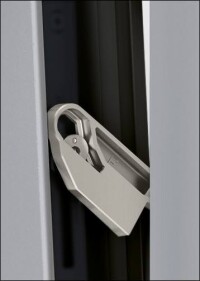 RC 2 in Kippstellung à la Roto: TiltSafe auch für Aluminiumfenster