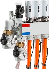 Neuer kompakter Heizkreisverteiler von Rehau mit thermischer Trennung von Vor- und Rücklauf 