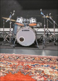 39 schallisolierte „Noisy Rooms“ aus Rigidur H Gipsfaserplatten und 10.000 Stahlfedern