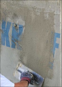 Sockel Gigamit: 3-in-1-Leicht-Armier-Sockelputz von Knauf