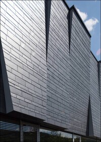 Rechteckige Formate prägen das neue Schieferbild an modernen Schieferfassaden