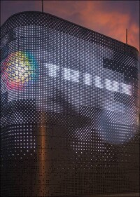 Trilux kooperiert für DMX-gesteuerte LED-Fassaden mit Carl Stahl ARC