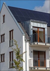 „Sonnenhaussiedlung“ in moderner Ziegelbauweise mit autarkem Energiekonzept