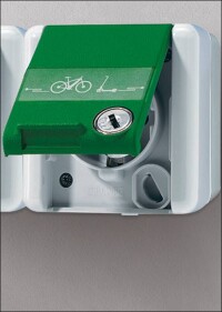 Schuko-Steckdose für E-Bikes und E-Roller im WG 800-Aufputz-Programm von Jung