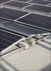 Der hallesche Globus mit PV, Dachbegrünung und Firestone-Abdichtung