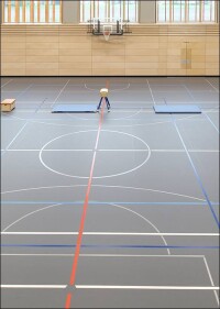 Sportliches Linoleum: Finsinger Mehrfach-Sporthalle mit DLW Sportboden von Gerflor