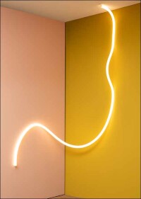 Licht direkt aus dem Schlauch für Innen- und Außenbeleuchtungen: La Linea von Artemide und BIG