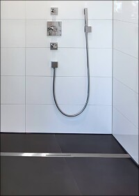 Botament erleichtert mit Water LD V die Linienentwässerung in Duschen