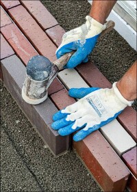 Gebundene Pflasterklinker-Verlegung für besondere Bauvorhaben