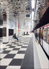 U-Bahnhof Jungfernstieg neu gestaltet und u.a. mit Betonboden in Weiß und Schwarz aufgewertet