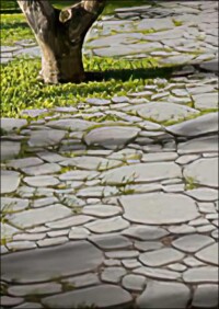 Neues aus der naturnahen Arena-Pflasterplatten-Familie mit Eyecatcher-Potential