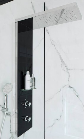 Markant-kantiges HSK-Duschpaneel Lavida Wall 2.0 mit lediglich 40 mm Aufbauhöhe