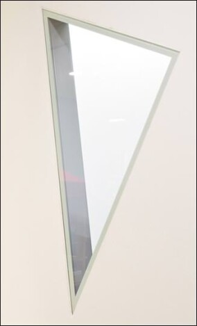 Wandbündige Trockenbauverglasung ohne rechte Winkel neu von Glastec