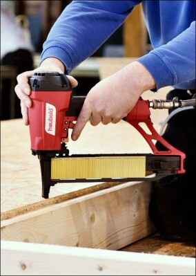 Forschungsergebnisse bestätigen statisches Potenzial von Klammern im Holztafelbau