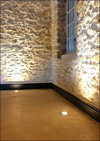 Fußleistenheizung bzw. Sockelheizung als Alternative zu Heizkörper und Fußbodenheizung