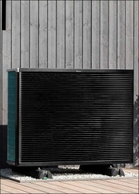 Neue Luft-Wasser-Hydrosplit-Wärmepumpe von Daikin für Altbauten und größere Neubauten