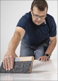 Trockenklebstoff Uzin Sigaway Original nun auch bei elastischen Bodenbelägen verwendbar