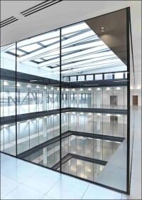 Brandschutzglastest bestätigt UV-Beständigkeit von Vetrotechs Contraflam 2½fach über Norm