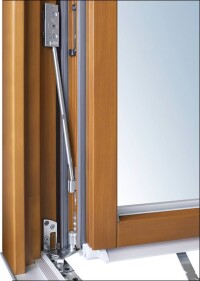 activPilot Topstar-Beschlag von Winkhaus für flächenbündige Holzfenster bis 150 kg