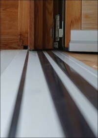 Baukörperanschluss bei Nullschwellen: Neues Prüfverfahren schließt normative Regelungslücke