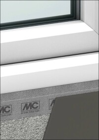 Neues Dichtband von MC-Bauchemie zum Einbinden von Fensterelementen im Sockelbereich