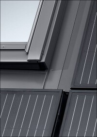 Neue Eindeckrahmen zur Kombination von Velux-Dachfenstern und PV-Indach-Systemen