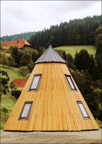 100 m² großes Tipi mit Hannoband-BG2 abgedichtet