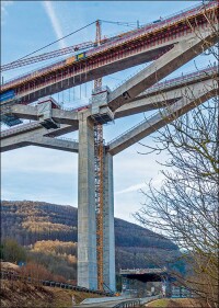 85 m hohe Filstalbrücke mit vielen bautechnischen Herausforderungen ... und PERIs Unterstützung