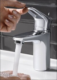 Neue robuste Armaturen für Dusche und Waschtisch von Schell