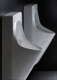 Laufen frischt seine Urinale auf