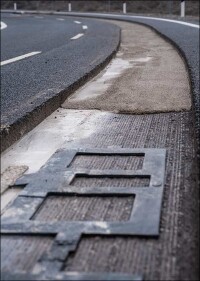 „Arena del Futuro“: Induktives Aufladen von Elektrofahrzeugen per spezieller Fahrspur